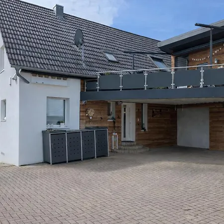 Gemuetliches In Der Modernen Schwalbennest Im Eg Rechts *